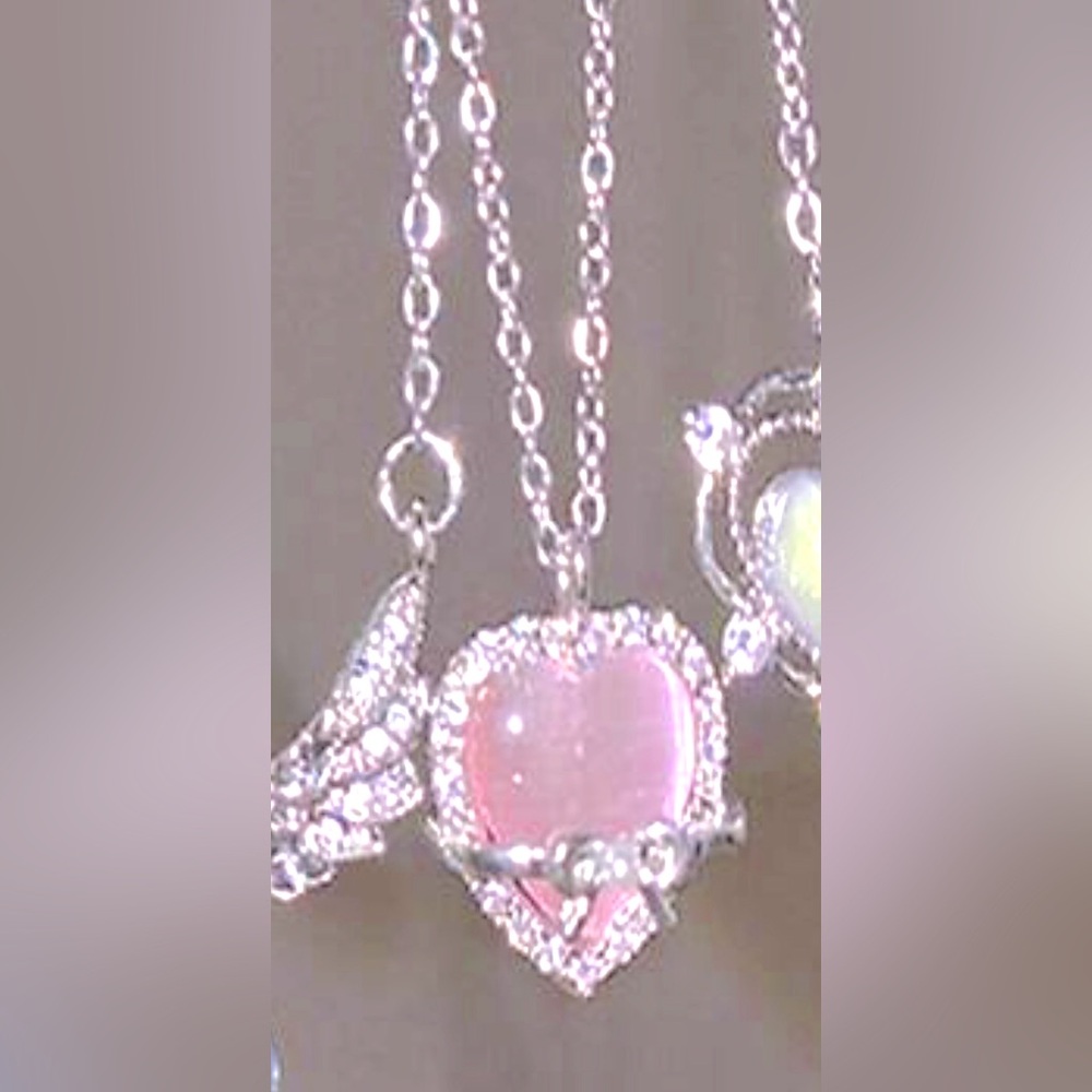 SHEIN crystal heart pendant necklace. New